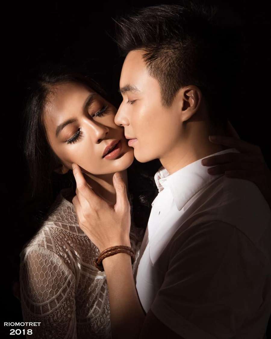 Baim Wong dan Paula Verhoeven Foto Prewedding di Bulan Baim Wong dan Paula Verhoeven Foto Prewedding di Bulan