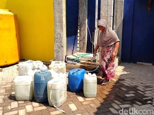 6 Bulan PDAM Mati, Warga Malang Andalkan Air dari Perusahaan Swasta