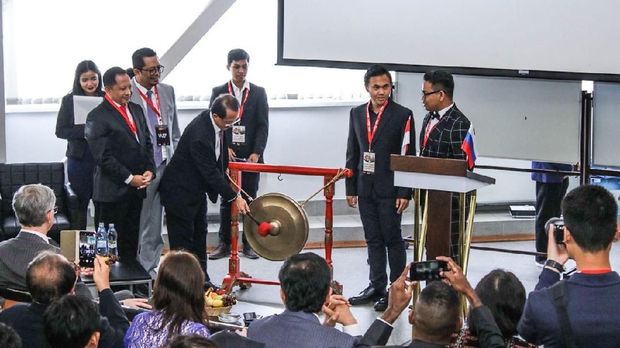 Dubes RI untuk Federasi Rusia merangkap Republik Belarus, M. Wahid Supriyadi membuka Simposium Internasional PPI Dunia ke-10 di Moskow, 23 Juli 2018