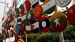 Kerennya Hiasan Bendera Peserta Asian Games dari Tampah