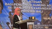Kemendes PDTT Beri Pelatihan T ernak Sapi ke Pengungsi Gunung Agung Kemendes PDTT Beri Pelatihan Ternak Sapi ke Pengungsi Gunung Agung