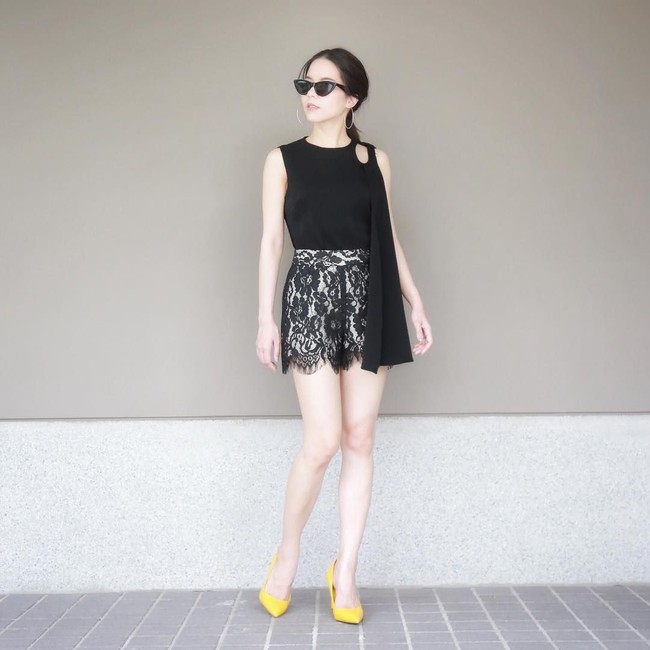 Setelah kembali ke Thailand seminggu usai operasi, bintang pop ini mengalami pendarahan begitu berat sehingaa ia harus menerima perawatan di klinik KTOP, sebuah rumah sakit Bangkok yang berafiliasi dengan klinik operasi plastik di Korea Selatan. Lagi-lagi, dokter di rumah sakit tersebut bersikeras agar May tak perlu khawatir. Foto: Instagram