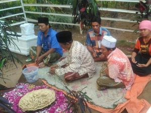Viral Jamur Raksasa Tumbuh di Atas Makam, Ini Penjelasan Ilmiahnya