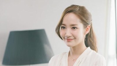 Inspirasi Baju Kerja Ala Kim Mi So di Whats Wrong with Secretary Kim?