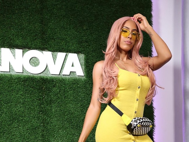Fashion Nova menduduki posisi teratas dengan total likes yang mencapai 611.960.856. EMV dari peritel daring (online) ini sendiri bernilai US$ 125.169.866. (Foto: Instagram)