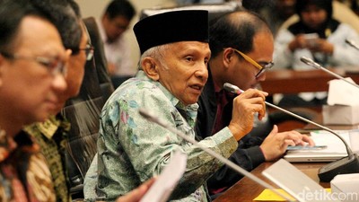 Amien Rais Bicara soal Freeport di DPR