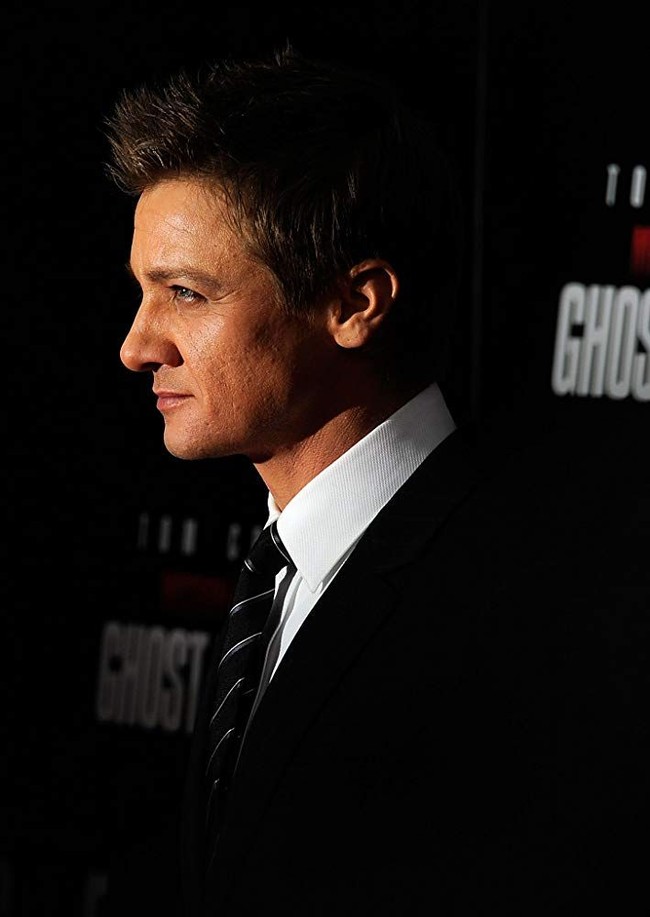 Jeremy Renner bermain dalam cukup banyak film MCU, termasuk The Avengers dan Ant-Man sebagai Clint Barton atau Hawkeye. Ia diprediksi mendapatkan $ 2 juta atau Rp 30 miliaran hingga $ 3 juta atau Rp 45 miliaran. Foto: imdb.