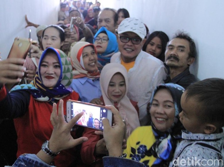 KDRT dan Tak Berikan Nafkah, Alasan Cerai Lina yang Ditolak Sule KDRT dan Tak Berikan Nafkah, Alasan Cerai Lina yang Ditolak Sule