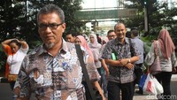 Nantinya lampu tanda untuk berjalan atau berhenti akan menyala. Waktu pejalan kaki untuk berjalan saat lampu hijau bervariasi, tergantung ukuran jalan serta ramainya penyeberang. Variasinya mulai dari 7 hingga 40 detik.