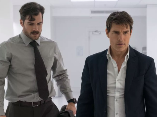 Film teranyar Mission: Impossible Fallout yang baru tayang di Indonesia, Rabu (25/7/2018), menandai kali keenam Tom Cruise berperan sebagai Ethan Hunt. Di usia 56 tahun Tom Cruise masih memperlihatkan ketampanannya. Jika dibandingkan dengan 22 tahun lalu, tampak tak ada perubahan signifikan pada wajahnya. Foto: istimewa