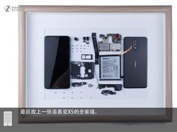 Penampakan Jeroan Nokia X5 Ketika Dipreteli