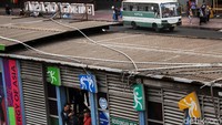 Larangan bagi Kopaja dan Metromini ini guna untuk mengurangi polusi dan kemacetan.