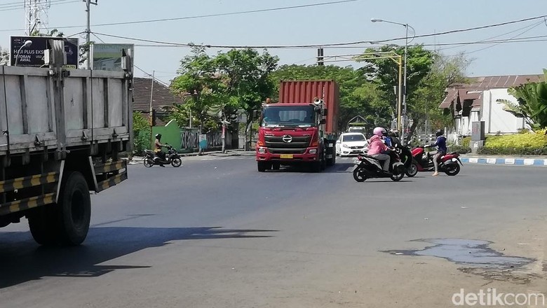 Berbulan-bulan Hanya Lampu Kuning, Lalu Lintas di Pasuruan Kacau Berbulan-bulan Hanya Lampu Kuning, Lalu Lintas di Pasuruan Kacau