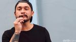 Tampil Berkumis, Miller Khan Makin Macho?