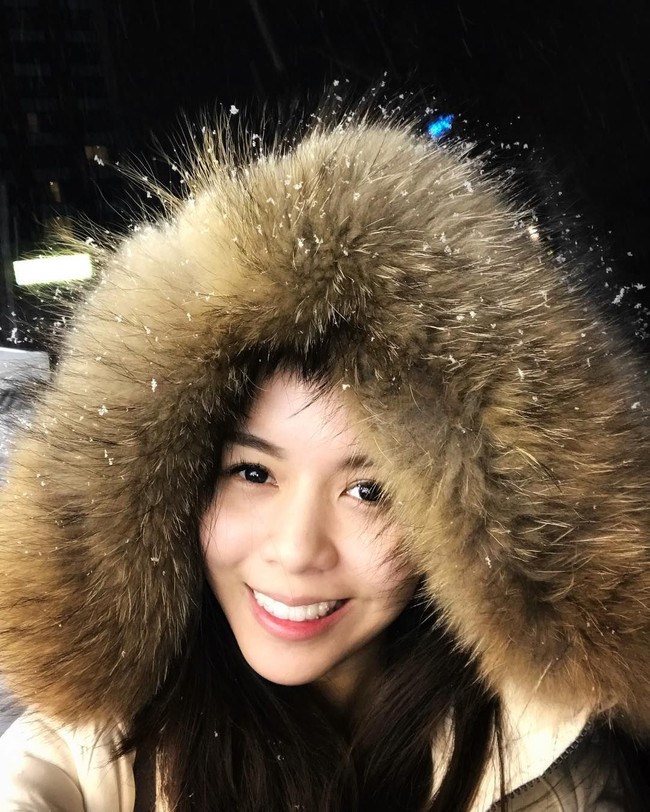 Payudaraku tidak sama lagi. Bentuk dan ukurannya telah berubah, dan aku memiliki bekas luka besar. Aku tidak ingin orang lain mempertaruhkan hidup mereka, kata May dalam wawancaranya kepada Thairath. Foto: Instagram