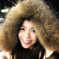 Payudaraku tidak sama lagi. Bentuk dan ukurannya telah berubah, dan aku memiliki bekas luka besar. Aku tidak ingin orang lain mempertaruhkan hidup mereka, kata May dalam wawancaranya kepada Thairath. Foto: Instagram