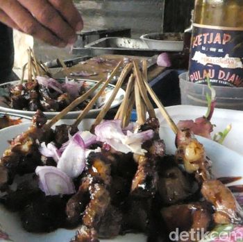 Empuk Gurih Sate Dombat, Penghangat Badan di Dataran Tinggi Dieng 
