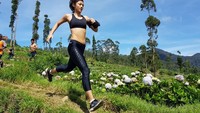 Selain itu, ia memilih berbagai olahraga outdoor, seperti jogging. Foto: Instagram/akinanism