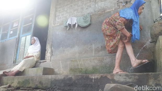Hari-hari Kelam Dua Nenek Kakak Adik Tuna Netra di Banjarnegara