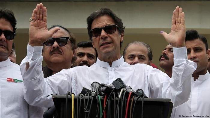 Imran Khan Janjikan Reformasi Luas, Keluarga Sharif Protes Hasil Pemilu