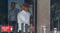 Bupati Temanggung terpilih itu diperiksa soal istrinya Eni Maulani yang ditahan KPK karena dugaan suap proyek PLTU Riau-1.