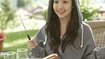 Manisnya Park Min Young Saat Menyesap Teh dan Makan Cake