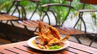 Kriuk renyah gurame terbang milik @foodiestimewa ini membuat perut jadi lapar. Foto: Instagram