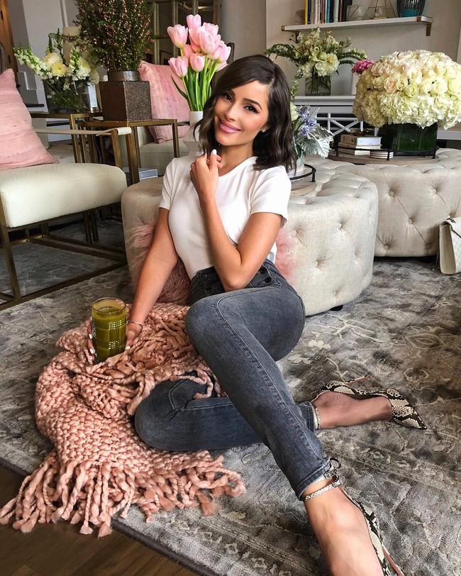 Olivia Culpo menyandang gelar Miss Universe pada 2012. Setelah tak lagi memegang titel Ratu Tercantik Sejagad, mantan kekasih Nick Jonas ini aktif menjadi model dan main film. Salah satu film yang pernah dibintanginya adalah American Satan. Foto: Instagram