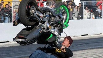 Ini bukan motor menunggangi orang. Foto: Brightside