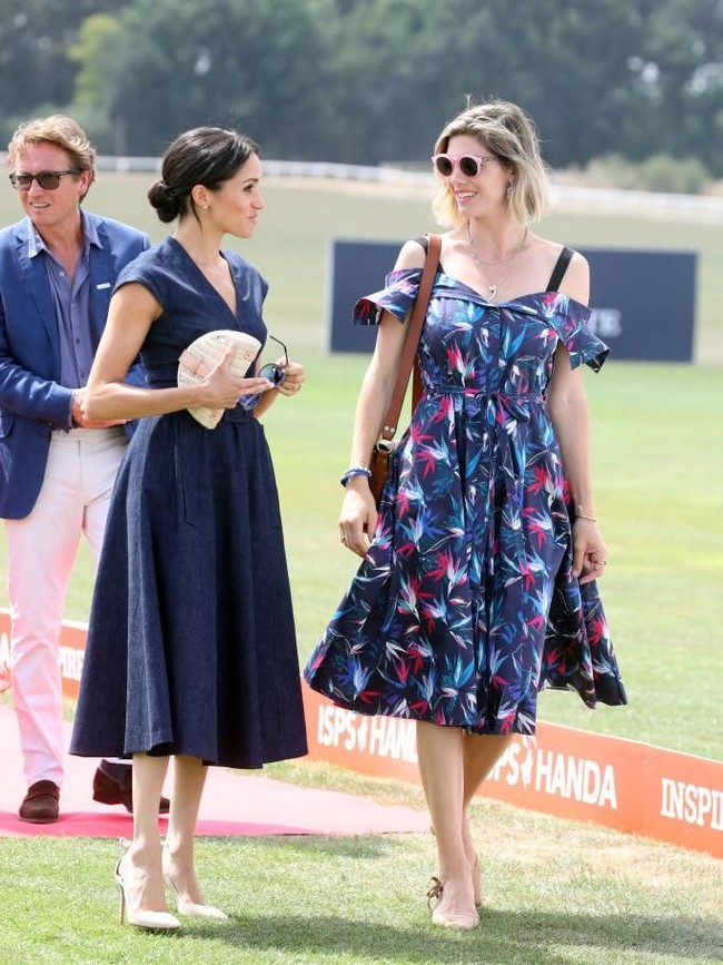 Dalam penampilan terbarunya, ipar Kate Middleton ini menenteng cluth dari J.Crew. Tas dari brand high street tersebut seharga US$ 35 atau sekitar Rp 500 ribuan.  Foto: dok. Getty Images