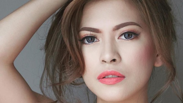 Kepincut Paras Cantik Wanita yang Disebut Montir Terseksi