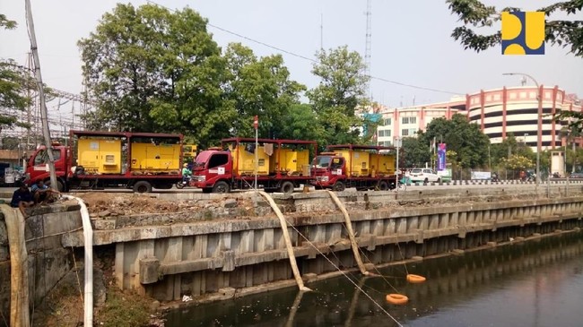 Hilangkan Bau Kali Item Jelang Asian Games, Pusat Ikut Turun Tangan