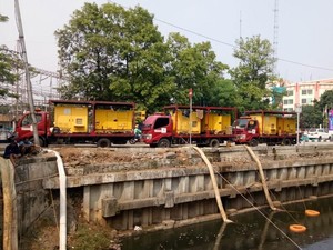Begini Cara Pemerintah Pusat Bersihkan dan Kurangi Bau Kali Item