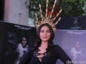 Selain untuk Popularitas, Nova Eliza Cerai karena 