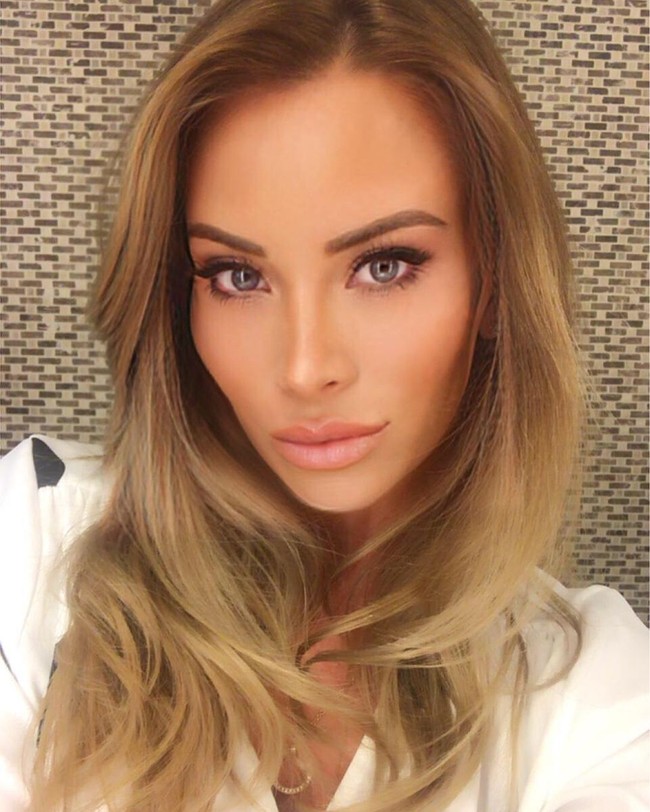 Obsesi untuk tampil sempurna dimulai sejak ia remaja. Ia mulai merasa bahwa penampilannya begitu-gitu saja dan demi karier modellingnya yang lebih cerah, operasi plastik menjadi jalan pintas.  Foto: dok. Instagram (@natalierichmarbella)