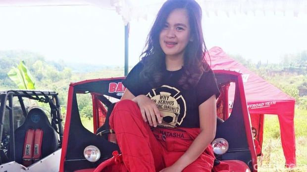 Pebalap Cantik Ini Coba Nyaleg, Pingin Tahu Gak Sih Tujuannya