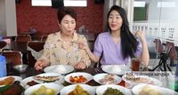 Cicip Masakan Minang, Ibu Youtuber Korea Ini: 