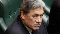 Kami yang merancangnya dan mereka meminjamnya, dan kalau ingin menyelesaikan masalah itu, Australia harus mengganti bendera mereka, kata Peters kepada wartawan hari Kamis (26/7). (Foto: Dok. NZ Herald)