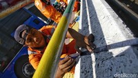 Mereka menggunakan warna-warna cerah khas Asian Games 2018 untuk semakin menunjukkan semangat dari slogan Asian Games Energy of Asia.