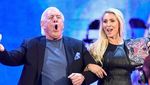 Intip Olahraga Pegulat Cantik Charlotte Flair yang Jago Smackdown