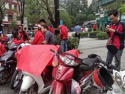 Mengintip Driver Go-Jek Nongkrong di Vietnam