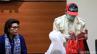 Dalam OTT tersebut, KPK menemukan barang bukti berupa uang tunai senilai Rp 600 juta.