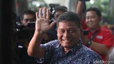 Tampang Rohadi, PNS Tajir Melintir Gaji Rp 8 Juta Punya 19 Mobil-Rumah Mewah