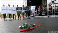 Aksi simpatik digelar masyarakatiringi kembalinya Novel Baswedan kembali berkantor di KPK, Jakarta, Jumat (27/7/2018).