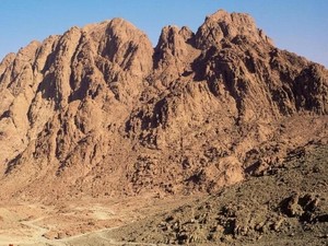 Mengapa Jalur Pendakian Sinai Jadi Salah Satu Jalur Terbaik Dunia?