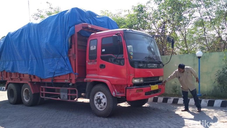 Polisi Rembang Tangkap 2 Pelaku Pencurian 30 Ton Batu Bara Polisi Rembang Tangkap 2 Pelaku Pencurian 30 Ton Batu Bara