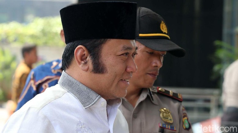 Bupati Zainudin Hasan Juga Didakwa Terima Gratifikasi Rp 7 M Bupati Zainudin Hasan Juga Didakwa Terima Gratifikasi Rp 7 M