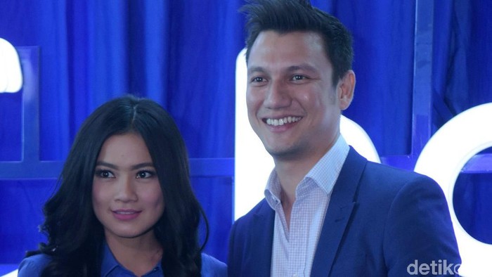 Titi Kamal dan Christian Sugiono saat ditemui di kawasan Kuningan.