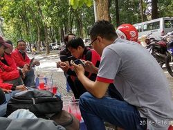 Mengintip Driver Go-Jek Nongkrong di Vietnam