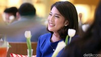 Dian Sastrowardoyo terlihat menghadiri sebuah acara di bilangan Jakarta.  Foto: Ismail/detikFoto